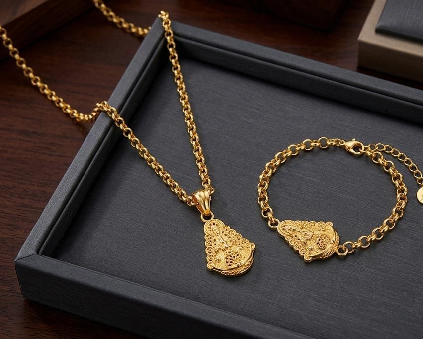 Conjunto Mujer Virgen del Rocio - Colgante + Pulsera
